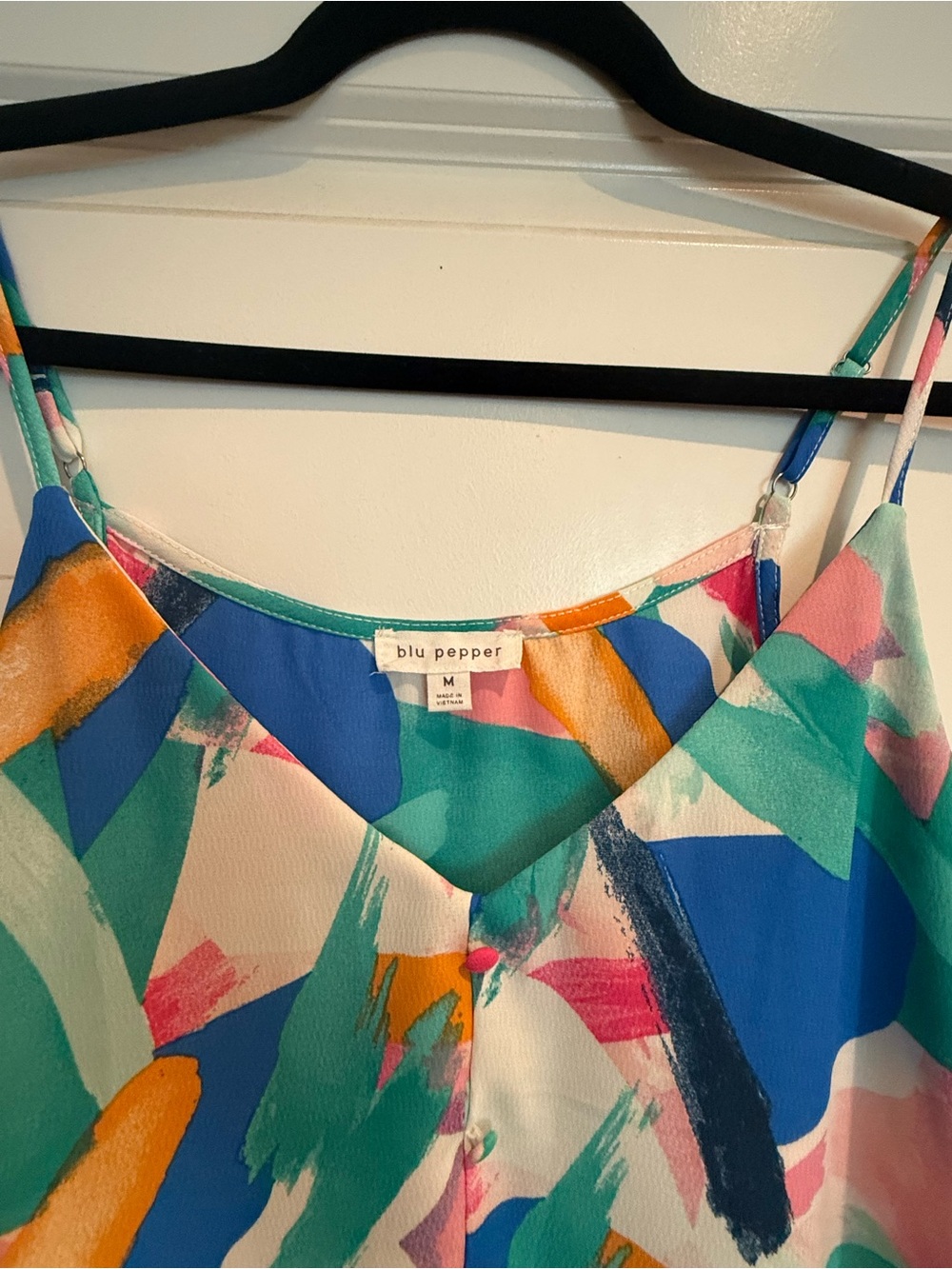 Colorful, flowy top - Picture 2 of 3